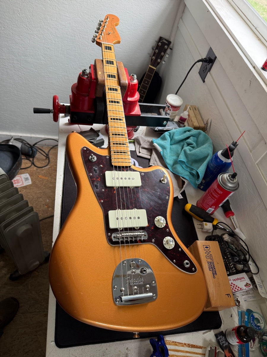 Fender Troy Van Leeuwen Jazzmaster Setup, Swapped Saddles and Floating Bridge Tuning Instability