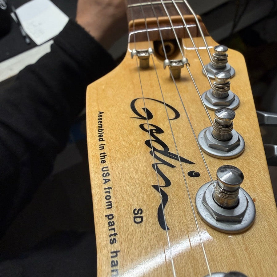 Godin Setup and Switch From 9s to 10s With an Electronics Cleaning