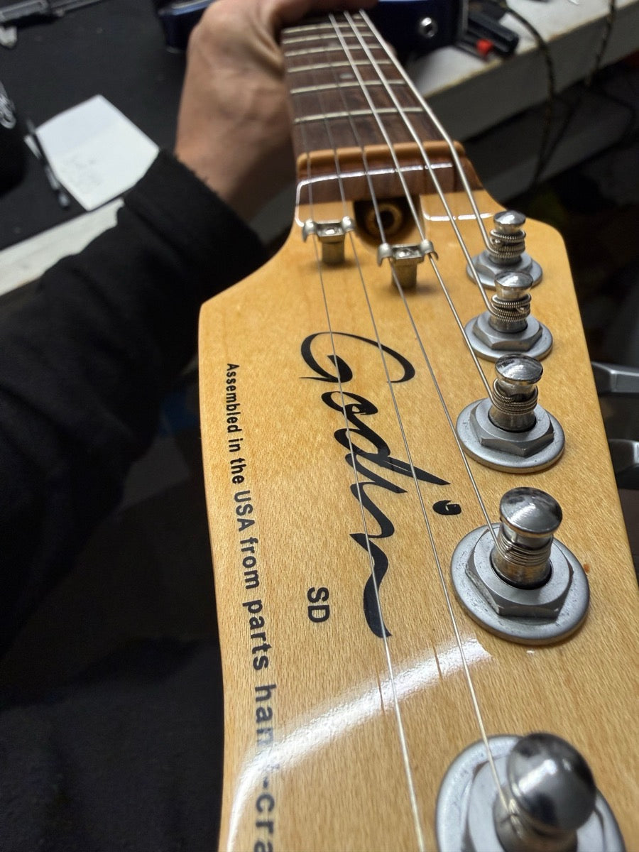 Godin Setup and Switch From 9s to 10s With an Electronics Cleaning