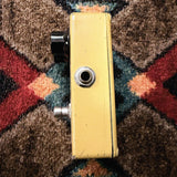 MXR Distortion+, yellow: input side of the enclosure with its input jack