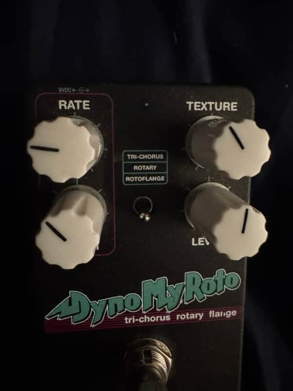 2016 Keeley Dyno My Roto Modulator - front angle knobs close-up - Pauls Guitar Hideout