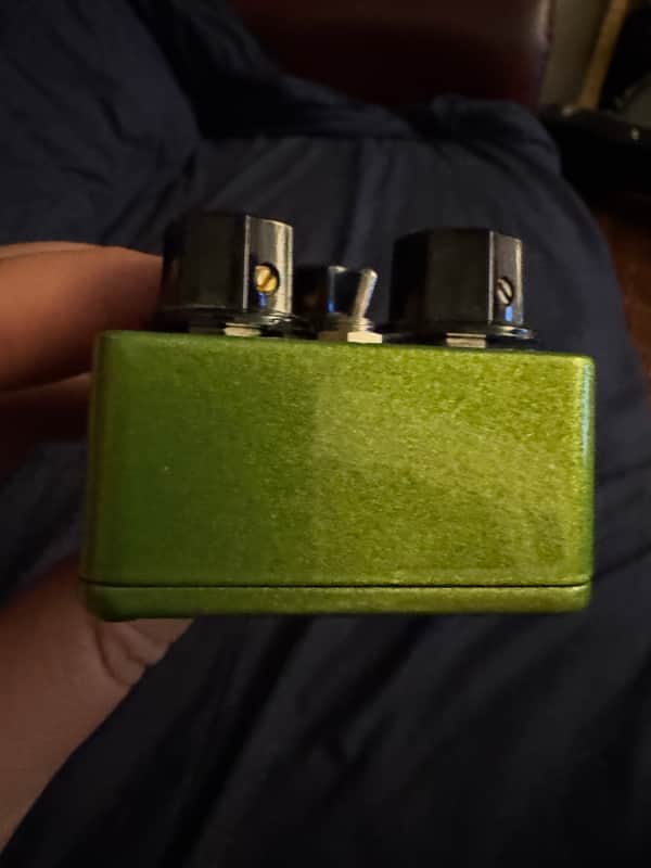 2013-2014 EarthQuaker Devices Hummingbird V2 - top with knobs from above - Pauls Guitar Hideout