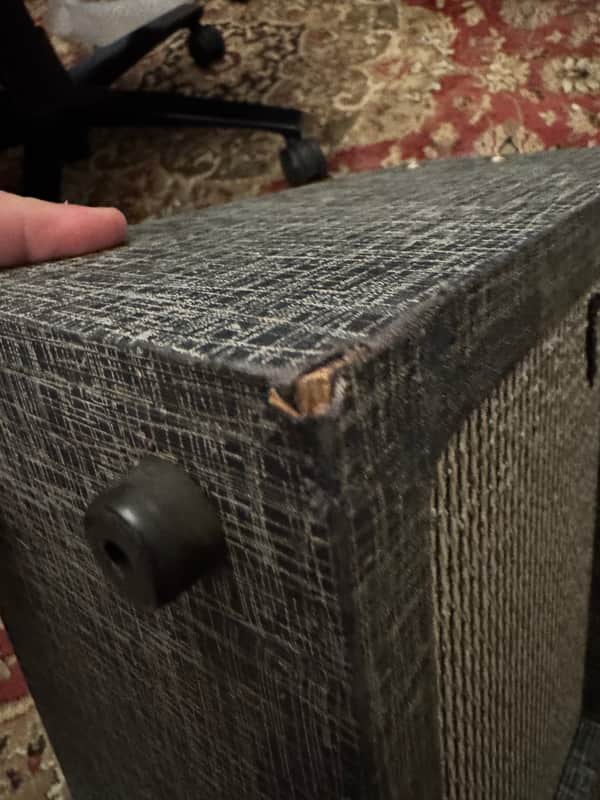 1967 Supro Bantam - corner wear detail - Pauls Guitar Hideout