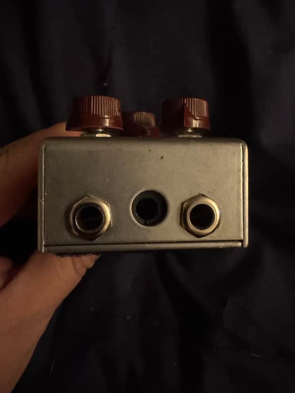 2010s J. Rockett Archer - top edge with jacks and power input - Pauls Guitar Hideout
