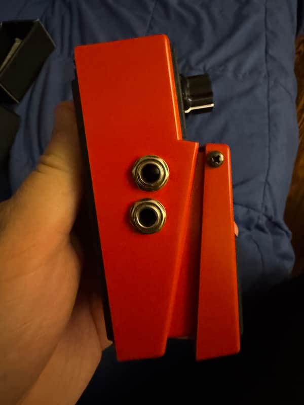 Boss RC-1 Loop Station - left side output jacks - Pauls Guitar Hideout