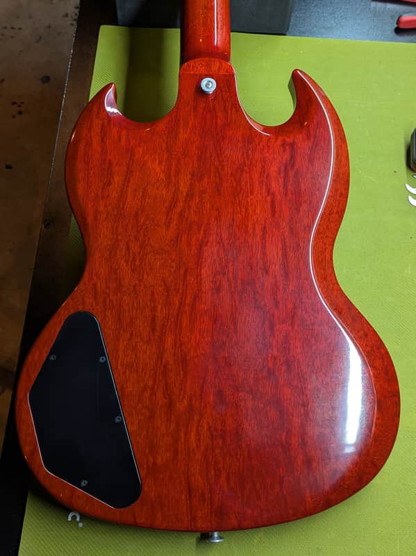 2019 Gibson SG Standard Bass - body back cherry close-up - Pauls Guitar Hideout