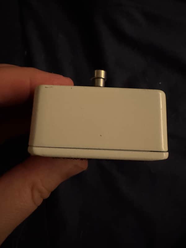 2010s Keeley Neutrino V1 - bottom edge with footswitch - Pauls Guitar Hideout