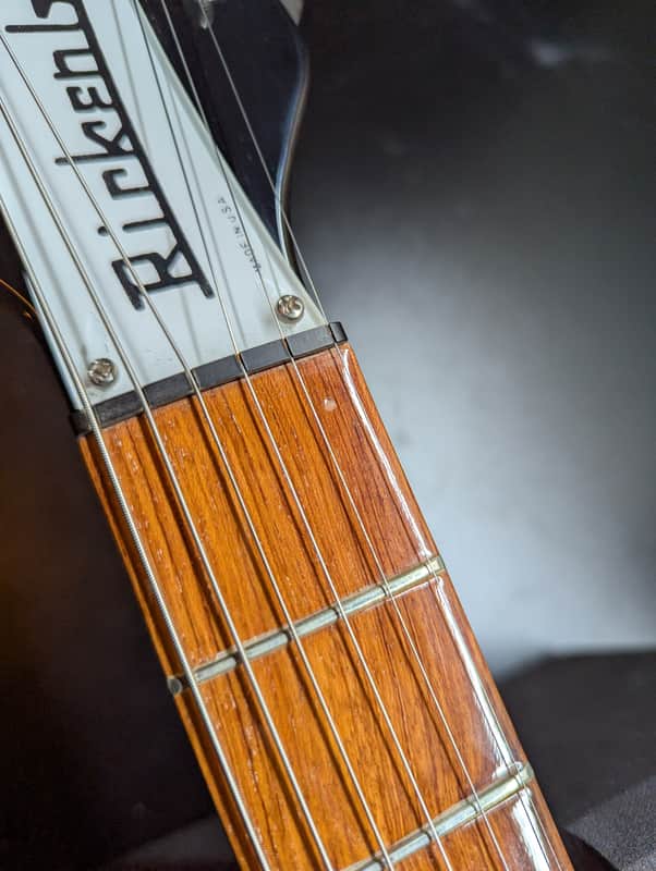 Rickenbacker 350 V63 - upper frets and nut close-up - Pauls Guitar Hideout