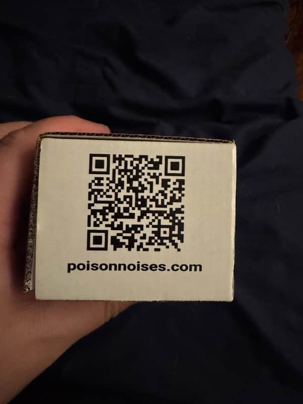 Poison Noises The Crook V5 - box end with QR code - Pauls Guitar Hideout