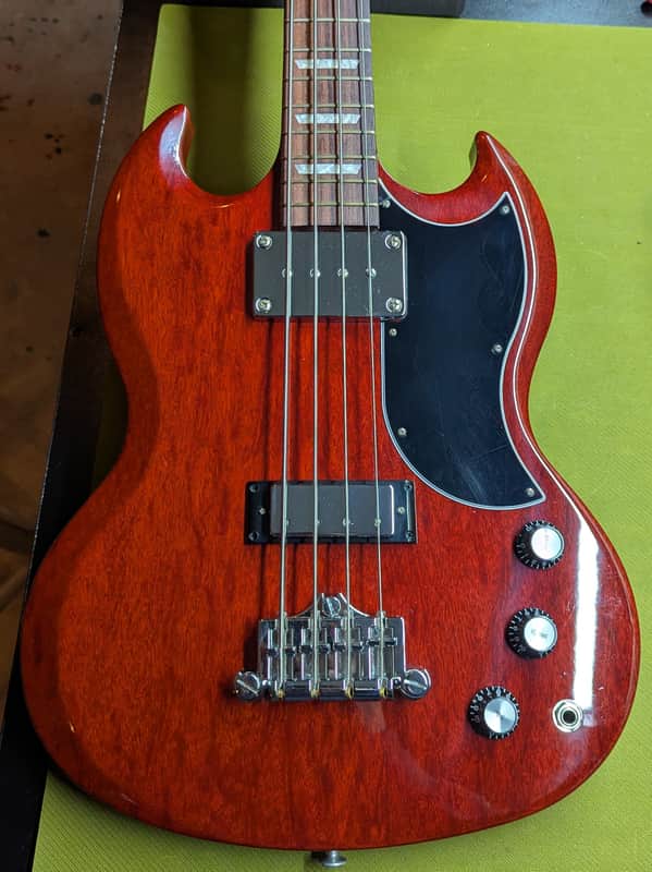 2019 Gibson SG Standard Bass - body front close-up cherry finish - Pauls Guitar Hideout