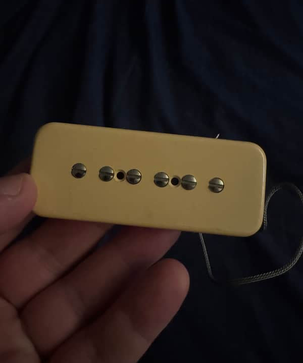 2010s Seymour Duncan Antiquity P90 Soapbar - pickup top view cream cover - Pauls Guitar Hideout