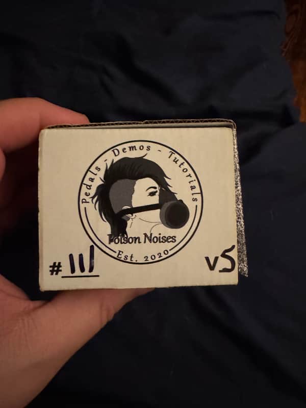 Poison Noises The Crook V5 - box end with logo and serial number - Pauls Guitar Hideout