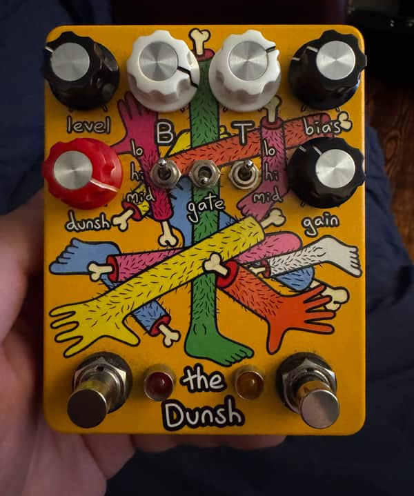 Champion Leccy The Dunsh - top view with knobs and artwork - Pauls Guitar Hideout