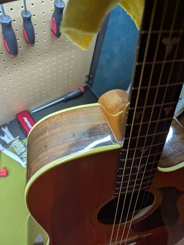 1999 Gibson Songbird Deluxe - neck heel and cutaway joint - Pauls Guitar Hideout