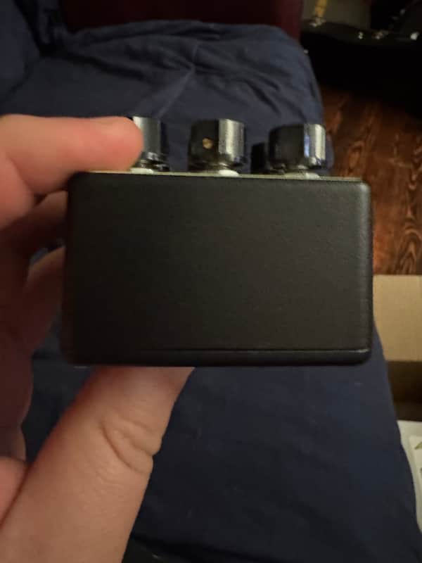 Poison Noises The Crook V5 - back showing knobs from behind - Pauls Guitar Hideout