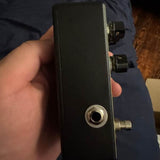 Poison Noises The Crook V5 - left side with input jack - Pauls Guitar Hideout