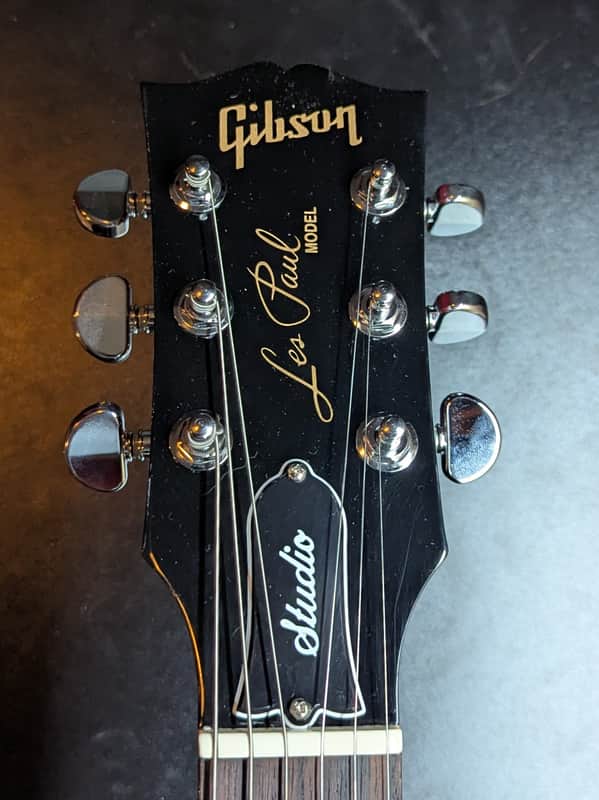 2019-2024 Gibson Les Paul Studio Wine Red - headstock front with logo - Pauls Guitar Hideout