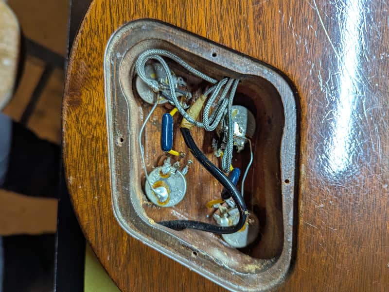 1977-1979 Gibson Les Paul Special 55 Reissue - control cavity wiring detail - Pauls Guitar Hideout