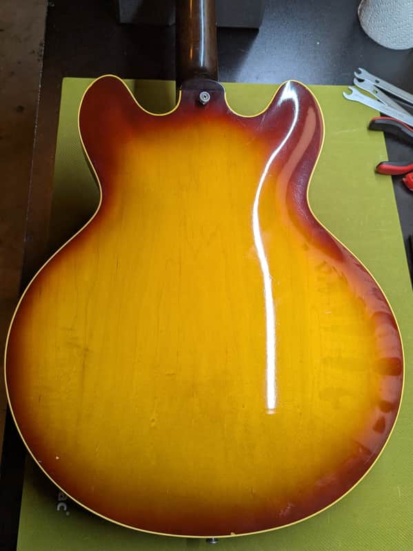 1967 Gibson EB-2 - back body close-up - Pauls Guitar Hideout