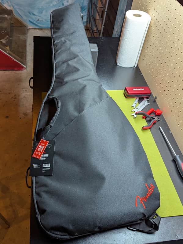 1989 Fender Precision Bass Lyte MIJ - Fender gig bag - Pauls Guitar Hideout