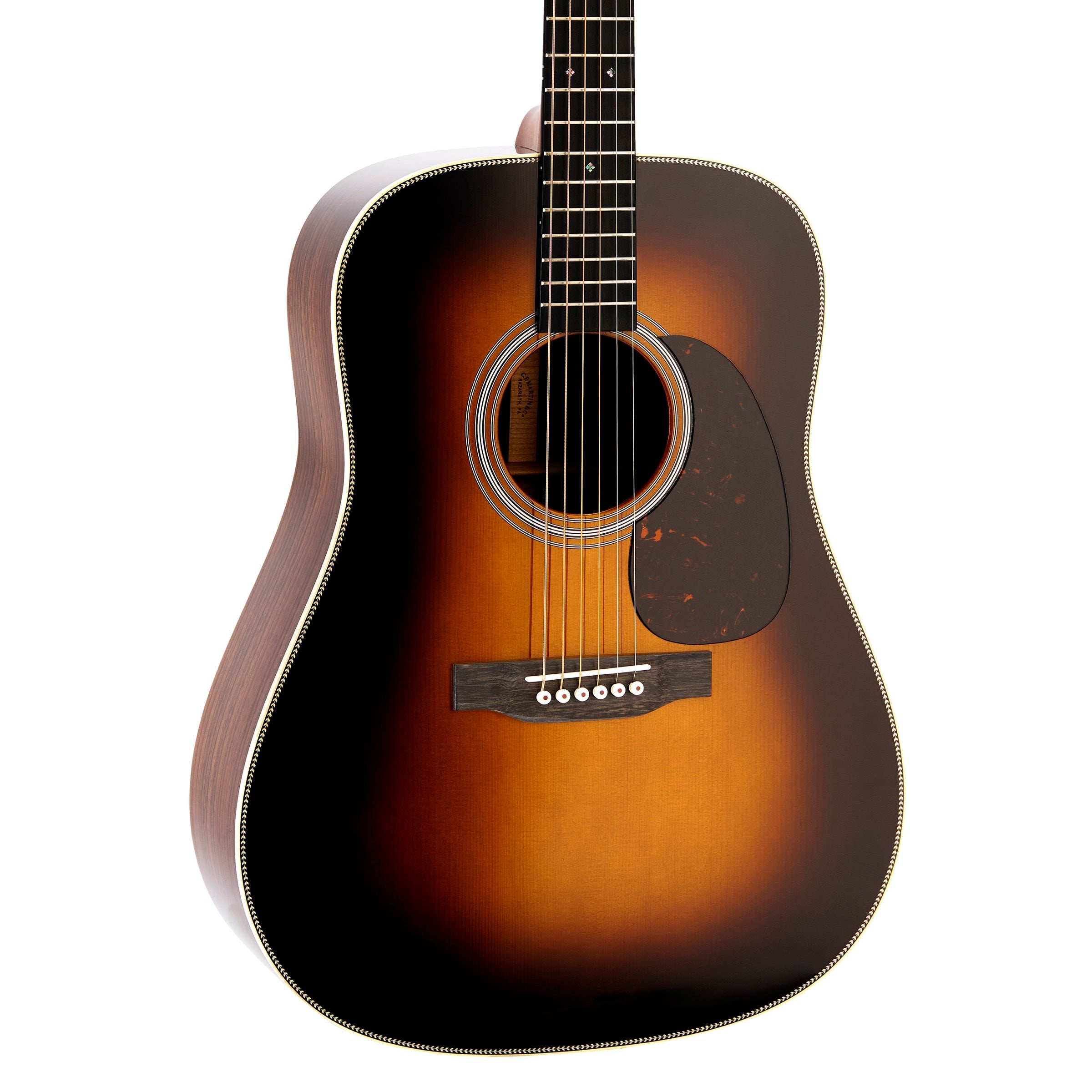 Martin HD-28 Sunburst 3/4 angle