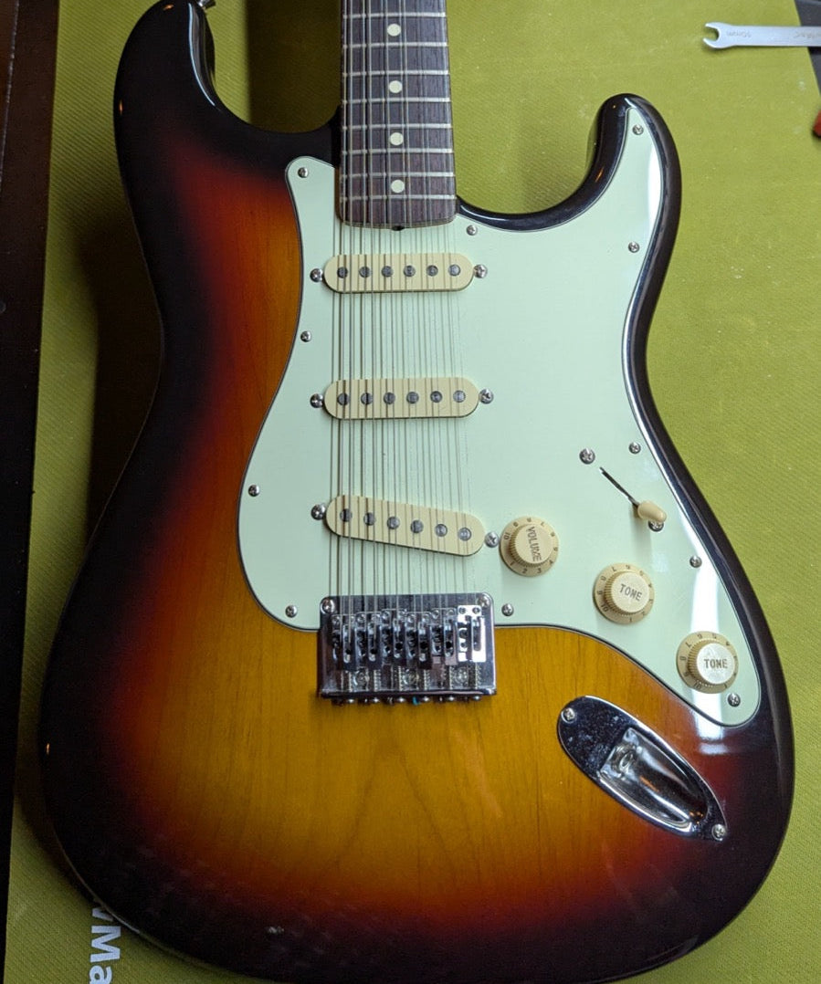Fender Stratocaster XII 12-string, Crafted in Japan 2004, 3-Color Sunburst — Paul's Guitar Hideout, Glens Falls NY