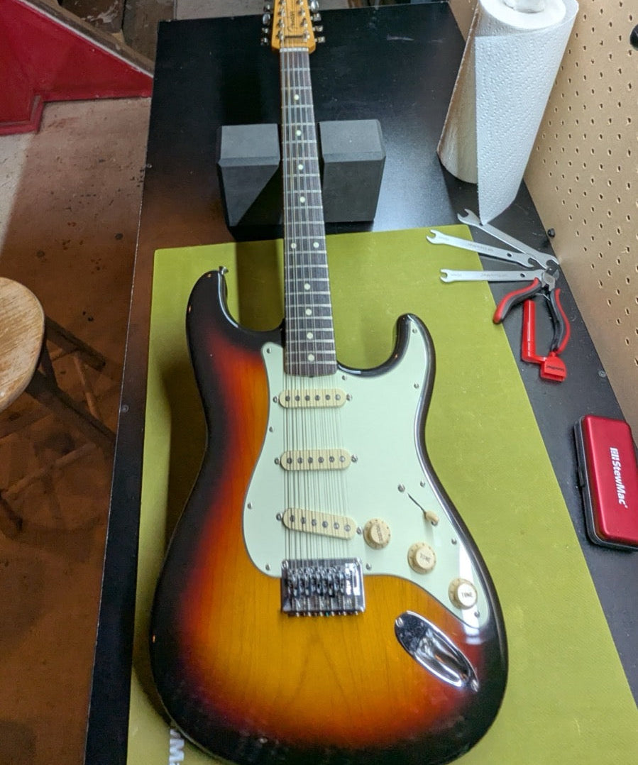 Fender Stratocaster XII 12-string, Crafted in Japan 2004, 3-Color Sunburst — Paul's Guitar Hideout, Glens Falls NY
