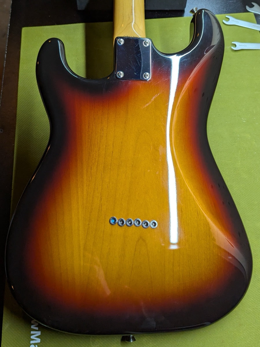 Fender Stratocaster XII 12-string, Crafted in Japan 2004, 3-Color Sunburst — Paul's Guitar Hideout, Glens Falls NY