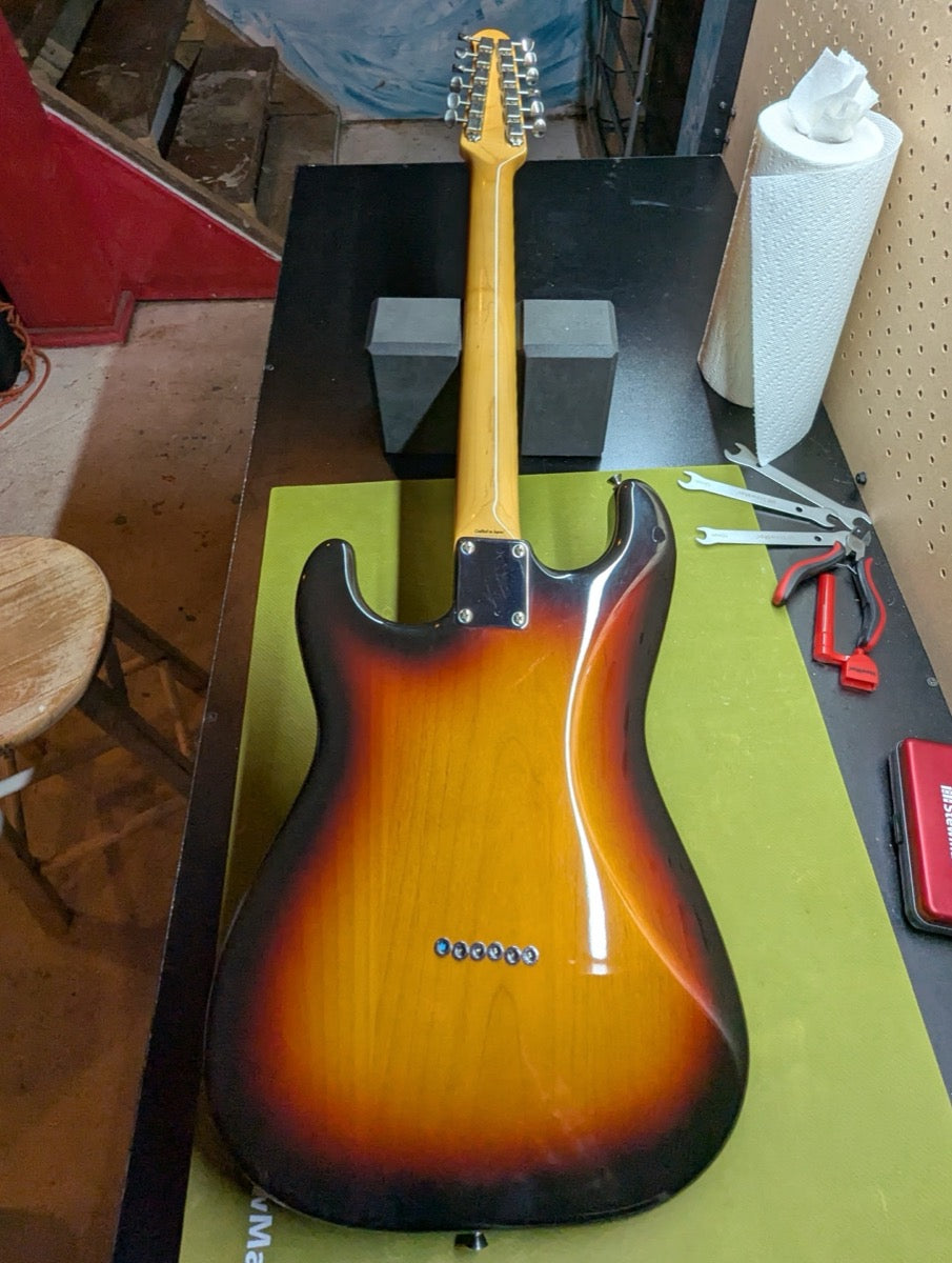 Fender Stratocaster XII 12-string, Crafted in Japan 2004, 3-Color Sunburst — Paul's Guitar Hideout, Glens Falls NY