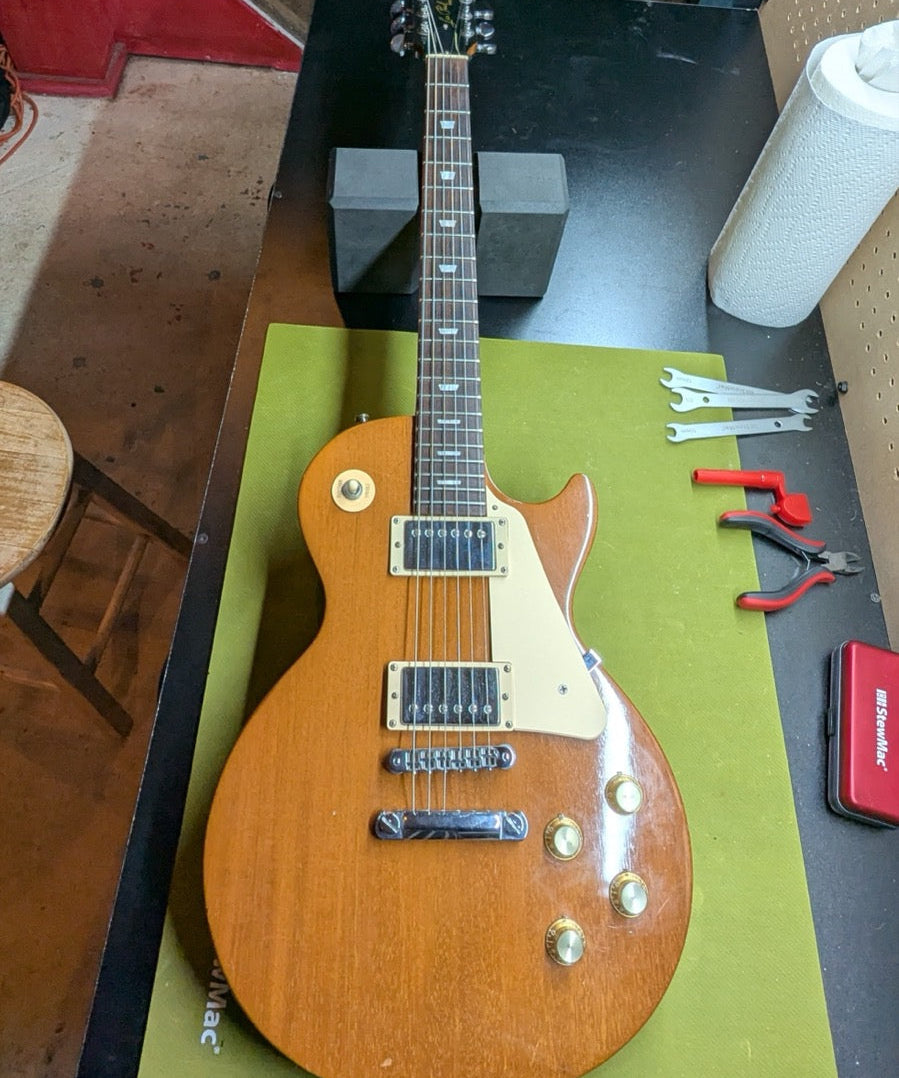 2000 Gibson Les Paul Special, natural — full front
