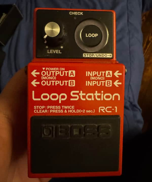 Boss RC-1 Loop Station - top view with controls and footswitch - Pauls Guitar Hideout