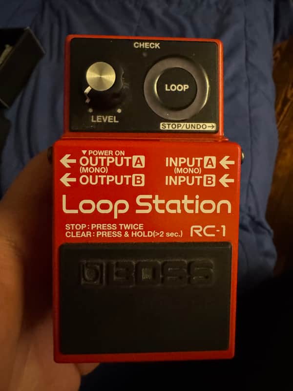 Boss RC-1 Loop Station - top view with controls and footswitch - Pauls Guitar Hideout