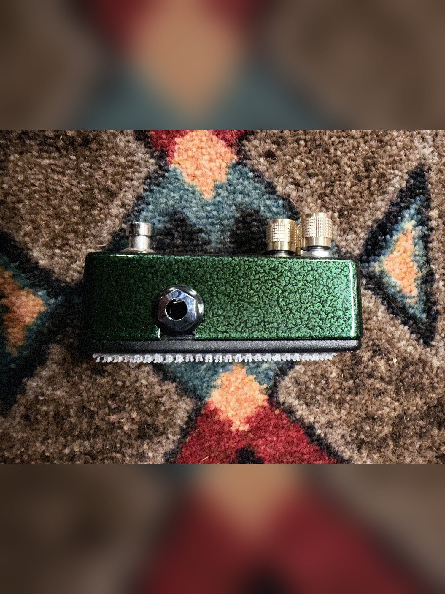 AllPedal Alcmene Overdrive, green: right side with a 1/4 inch jack