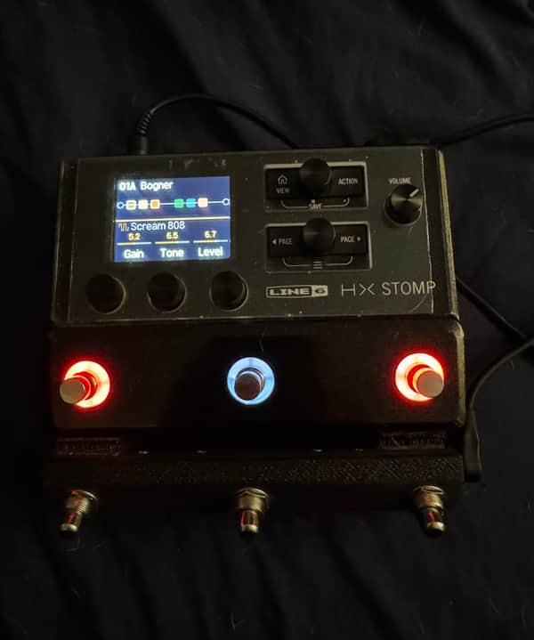2018 Line 6 HX Stomp - top view powered on with display - Pauls Guitar Hideout