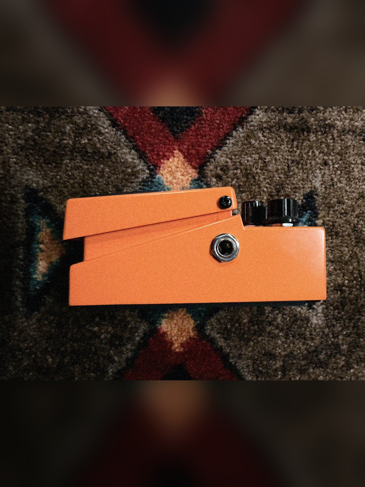 Boss DS-1W Waza Craft Distortion, orange: right side with the input jack