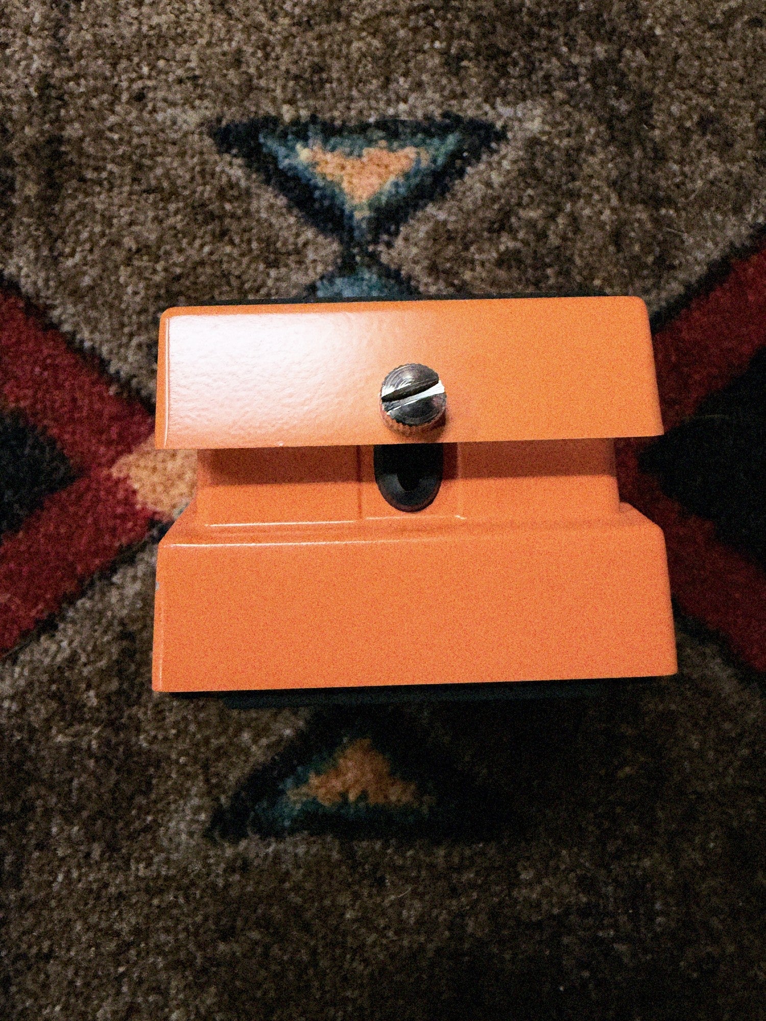Boss DS-1W Waza Craft Distortion, orange: front end with the thumbscrew under the pedal