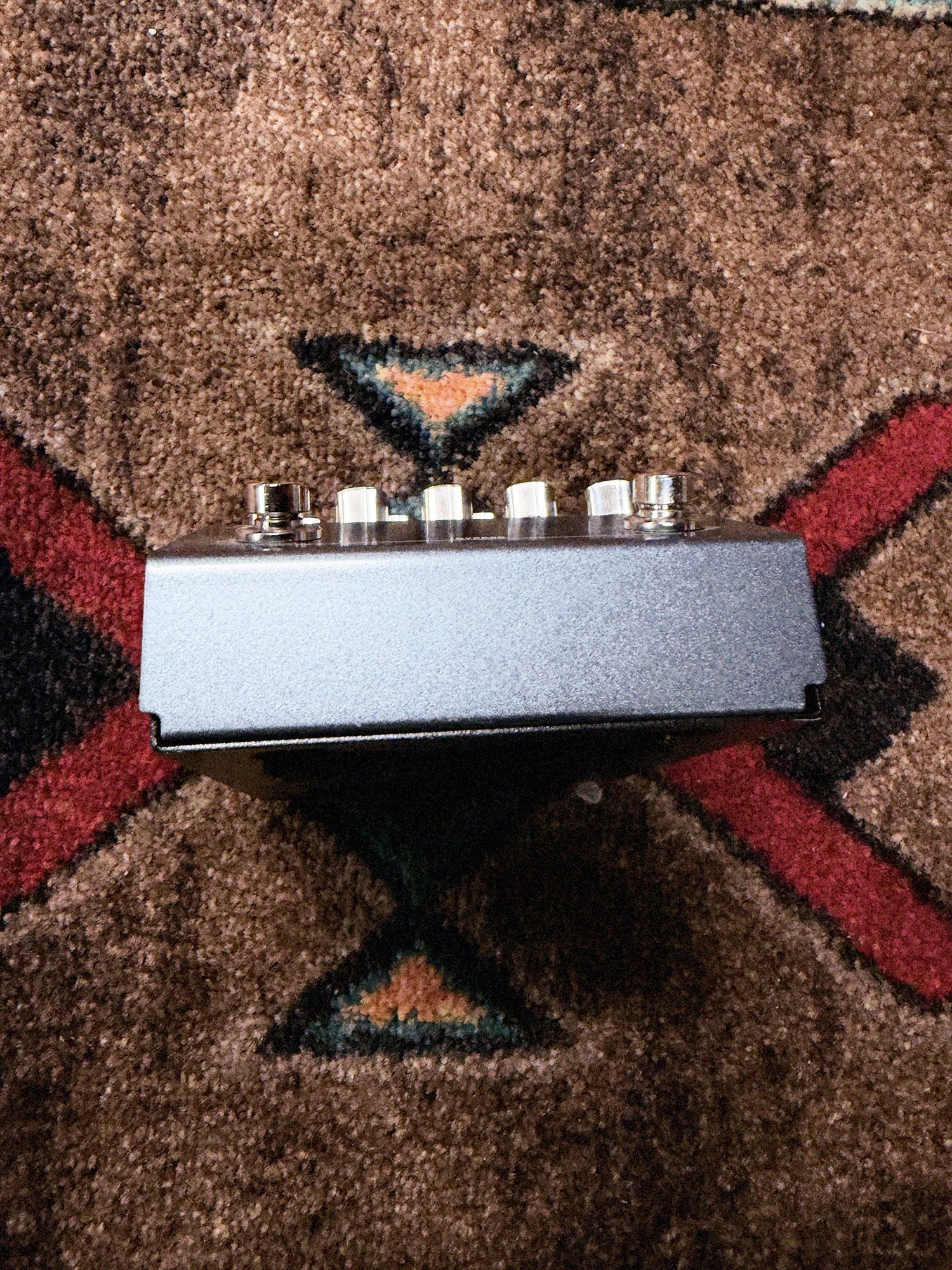 Boss IR-200 Amp & IR Cabinet, dark gray: front end below the two footswitches