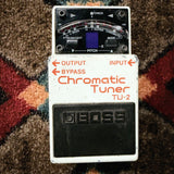 Boss TU-2 Chromatic Tuner, white: top with the tuning meter, the note display, the Stream/Cent and Mode buttons and the footswitch