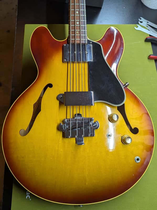 1967 Gibson EB-2 - body front with f-holes and pickup - Pauls Guitar Hideout