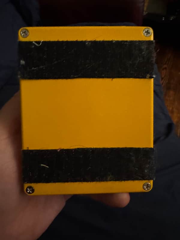 Champion Leccy The Dunsh - bottom with velcro strips - Pauls Guitar Hideout