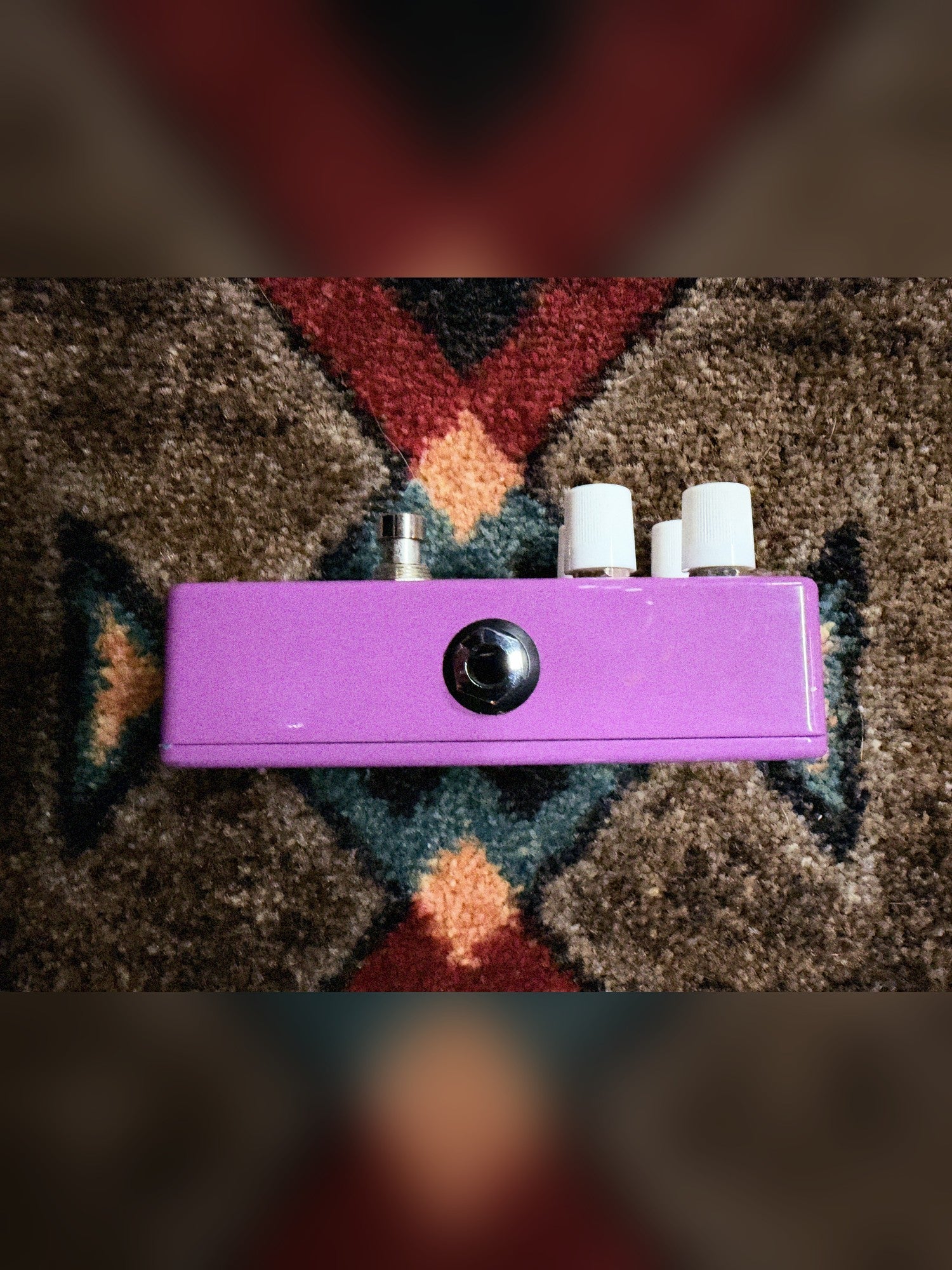 Catalinbread Karma Suture Germanium, purple: right side with the input jack