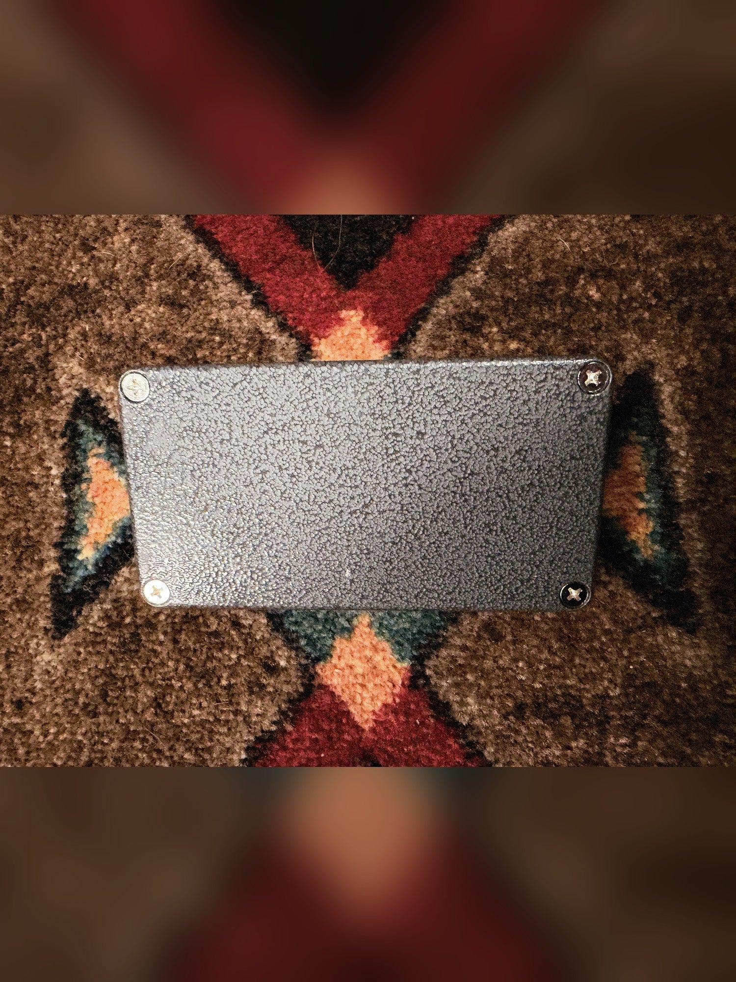 Chase Tone Secret Preamp, gray hammertone: bottom plate with four screws