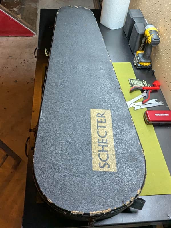 80s Schecter Dream Machine - Schecter hardshell case closed top - Pauls Guitar Hideout