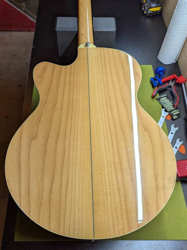 Alvarez AJ-60SC/12 - body back close-up - Pauls Guitar Hideout