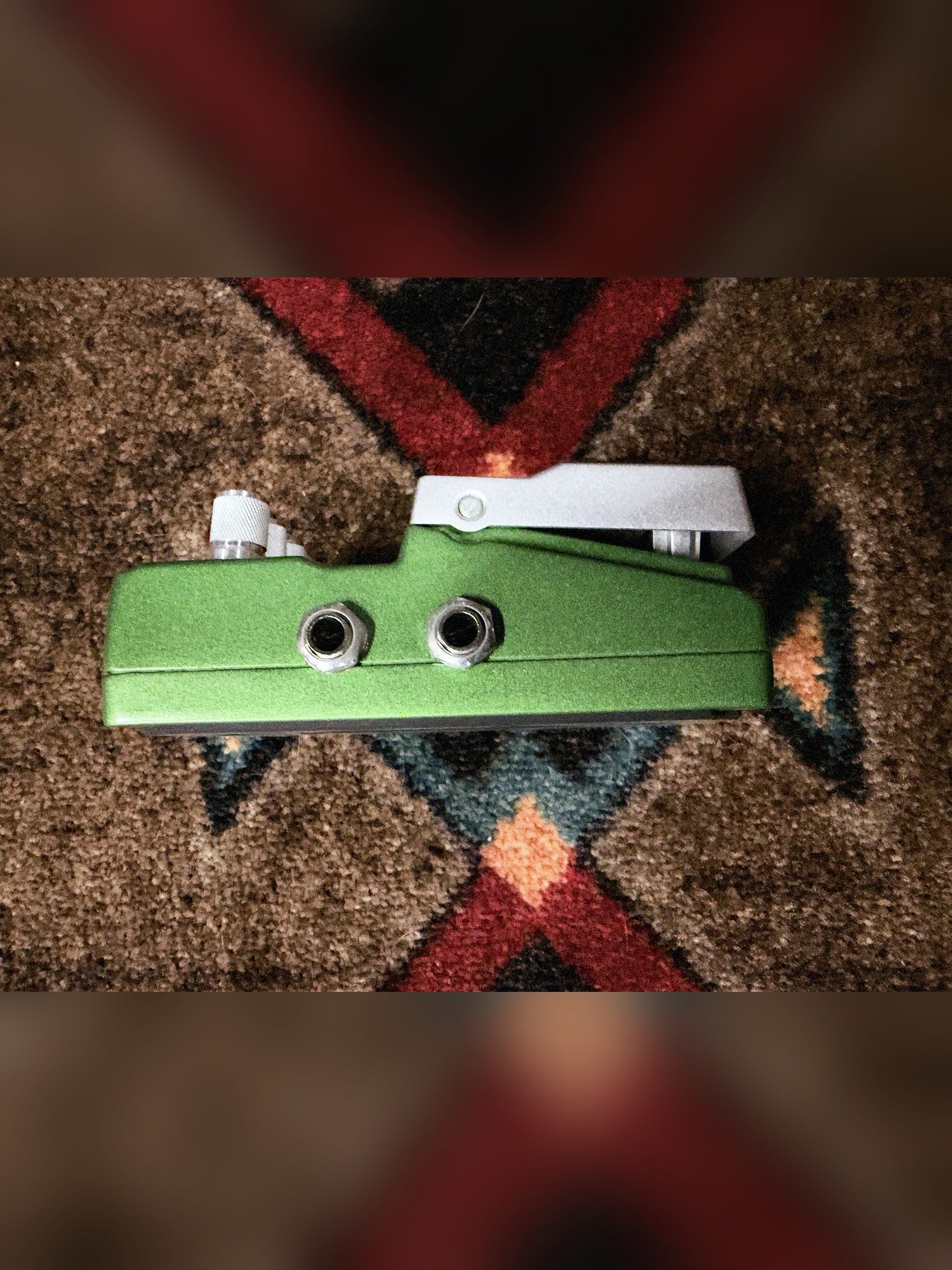 DigiTech HardWire SP-7 Stereo Phaser, green: left side with the two output jacks