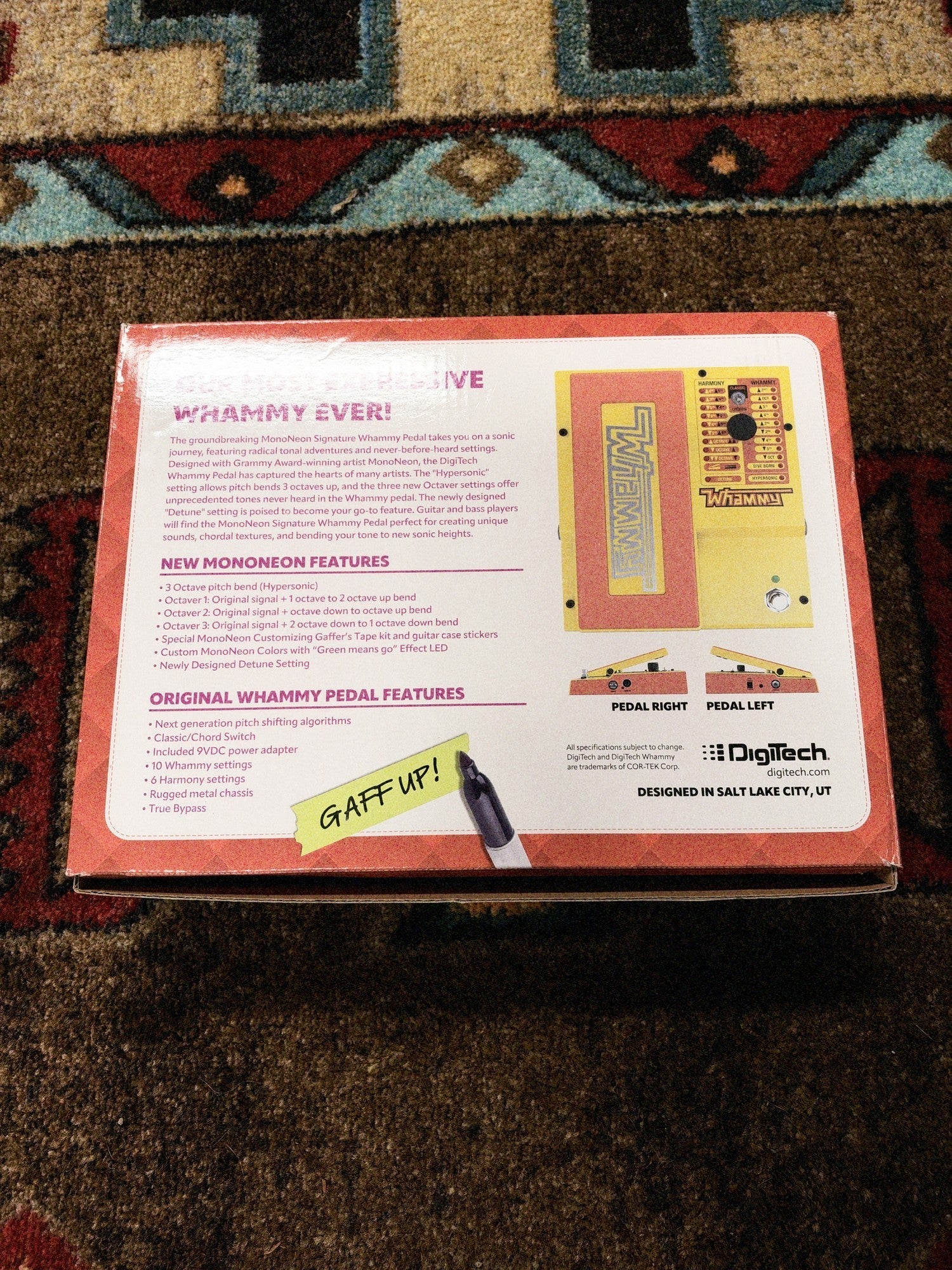 DigiTech MonoNeon Signature Whammy, neon orange and yellow: back of the box with the feature list