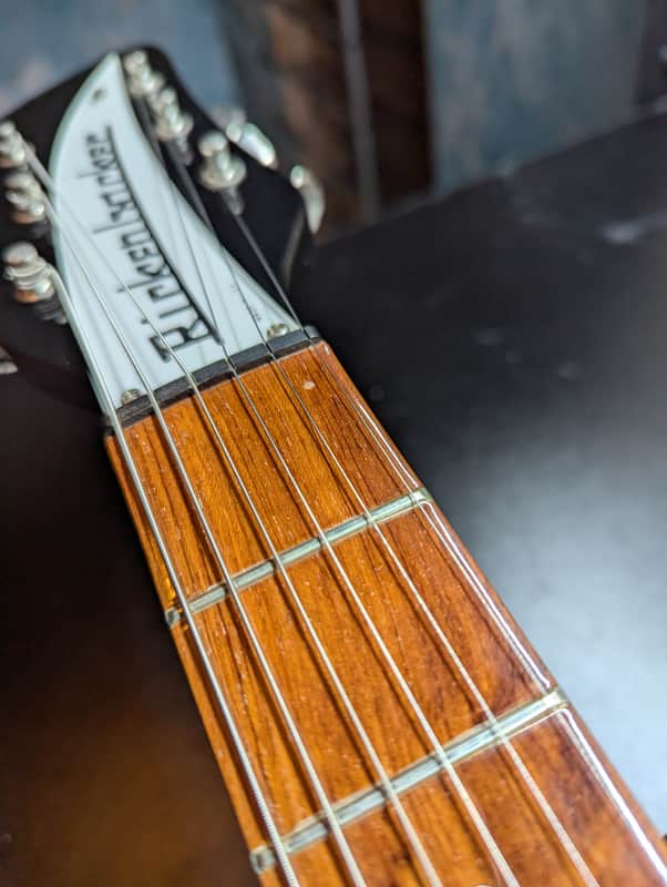 Rickenbacker 350 V63 - neck and fretboard close-up - Pauls Guitar Hideout