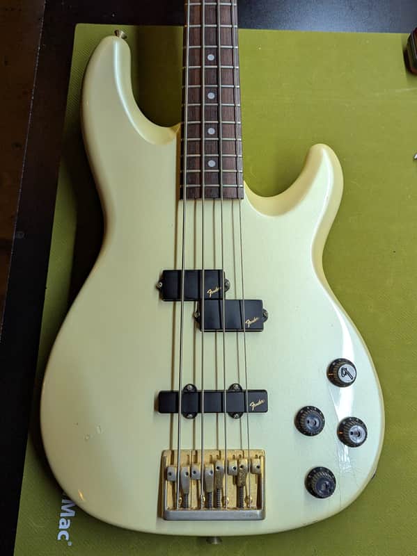 1989 Fender Precision Bass Lyte MIJ - body front pickups and controls - Pauls Guitar Hideout