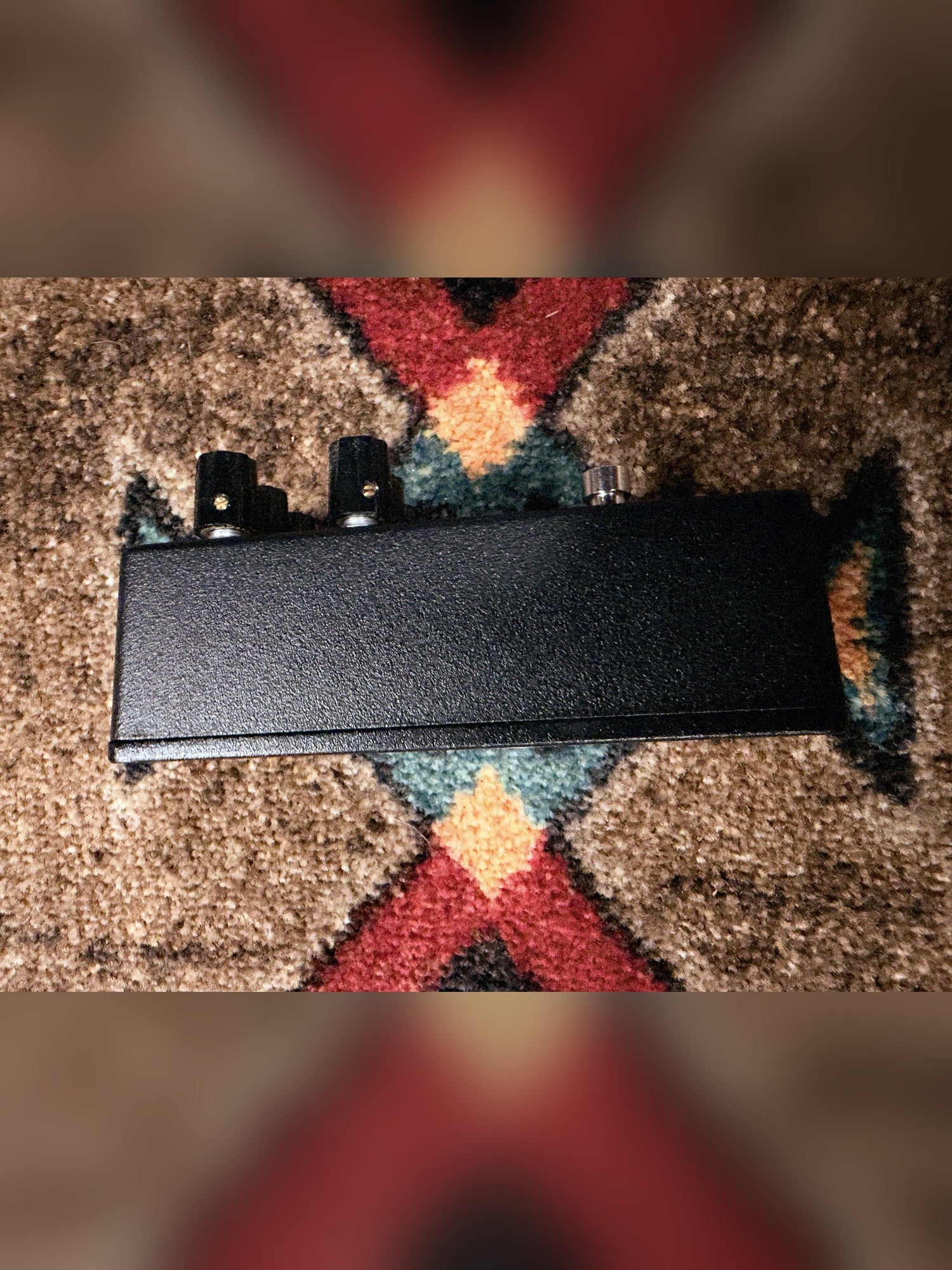 EarthQuaker Devices Afterneath V3, black: left side of the enclosure, knob end at the left