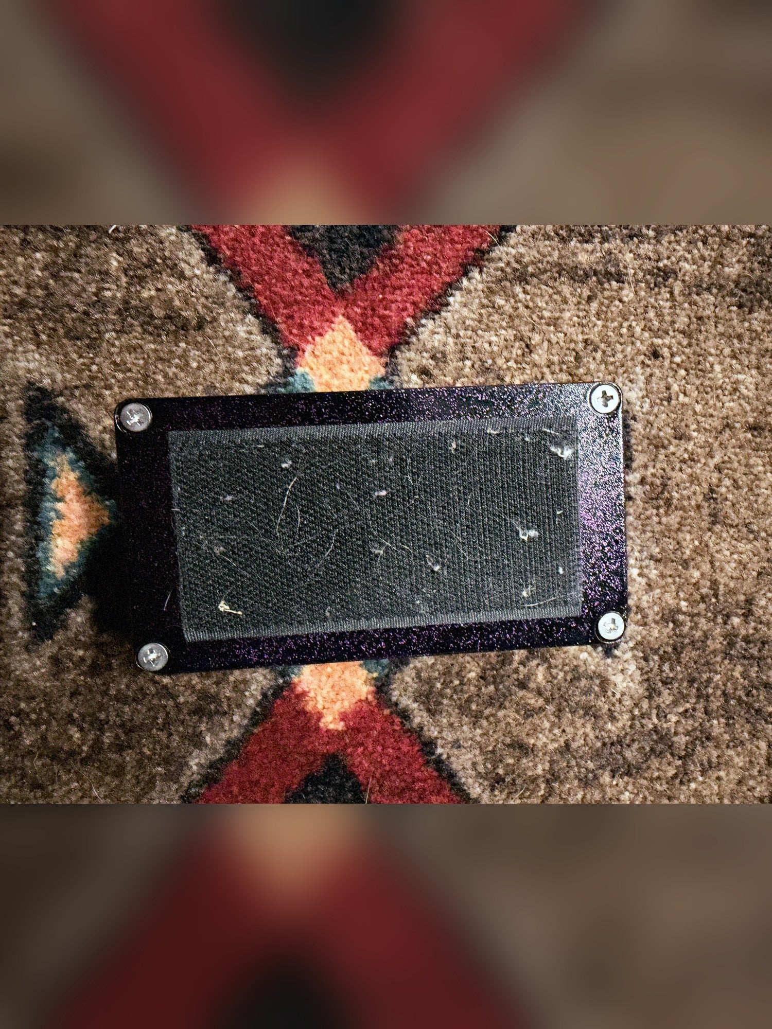 EarthQuaker Devices Plumes, purple sparkle: bottom plate with four screws